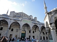 Istanbul nádvoří Modré mešity 