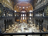 Istanbul Hagia Sofia pohled k mihrábu shora