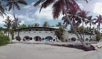 Maledivy Farukolhufushi jedna z pláží