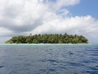 Maledivy Kuda Bandos neobydlený ostrov