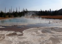 Yellowstone měsíční krajina Rainbow Pool