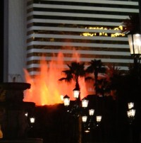 Las Vegas výbuch sopky u hotelu Mirage