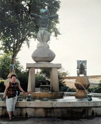 Amboise fontána od Maxe Ernsta
