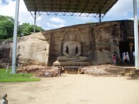 Gal Vihara Buddha sedící
