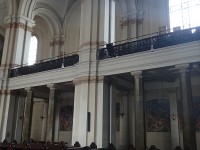 Vídeň pravá část kostela s kolonádou a křížovou cestou
