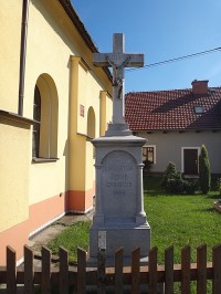 Věřňovice kaple a kříž