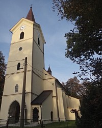 Rychvald kostel sv. Anny z druhé strany