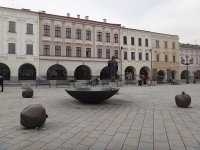 Nový Jičín nová kašna a socha sv. Mikuláše na Masarykově náměstí
