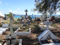 hřbitov s výhledem na ostrov Coin de Mire