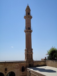 Mardin minaret mešity Sehidiya Cami