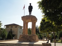 Midiyat pomník Atatürka