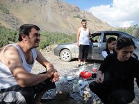 Kurdové mají piknik u jezera