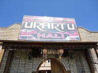 vchod do ateliéru Urartu hali