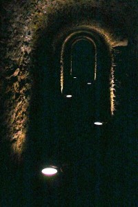 večerní osvětlení tunelu