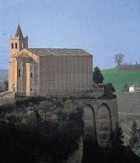 Offida - kostel Santa Maria della Rocca