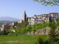 Montalto della Marche - kostel Santa Maria in Viminatu s panoramatem města