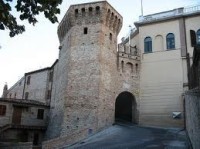 městská věž v Montalo delle Marche