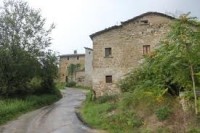 historická část =historická cesta lemovaná kamennými domy z přelomu 17. a 18. století v Roccafluvione