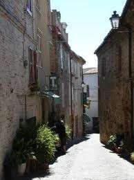 Massigano - jedna z malebných italských uliček