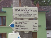 část rozcestníku v Moravičanech ....
