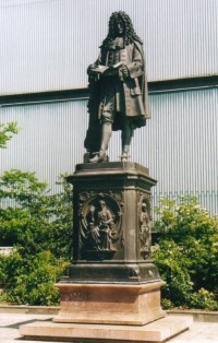 Pomník G. W. Leibnize (z Wikipedie)