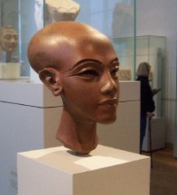 Historické muzeum: Hlava sochy staroegyptské ženy
