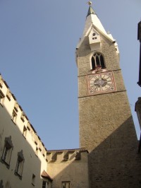 Zvonice farního kostela (archanděl Michael)