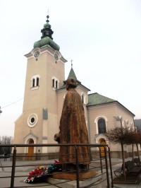 socha A. Hlinku a kostol sv. Ondreja