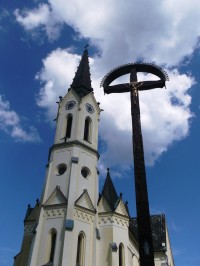 kostol a kríž