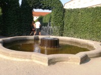 fontána v parku