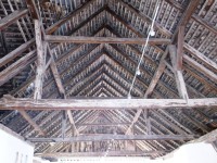 drevený krov strechy