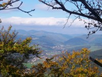 pohľad na Maríkovsku dolinu a Javorníky