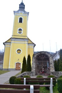 kostol a jaskyňa