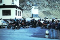 motorkári v Passo Pordoi