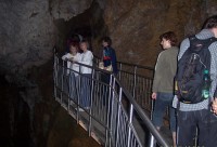 chodníčky v jaskyni