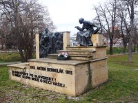 pohľad na pomník Antona Bernoláka