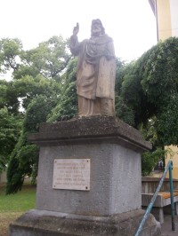 druhá socha pred kostolom