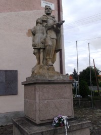pomník SNP a padlým občanom v 2. svetovej vojne
