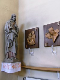 socha a krížová cesta