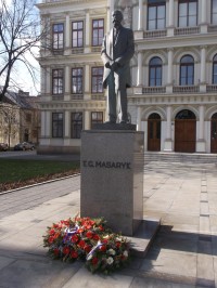 socha T. G. Masaryka na námestí