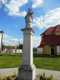stĺp so sochou sv. Jana Nepomuckého z roku 1775