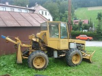 lesný traktor