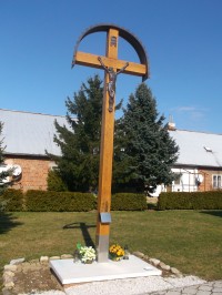 kríž na pamiatku rodákovi