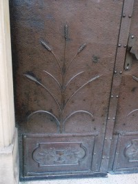 detail kovaných dverí