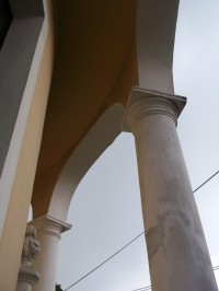 detail stĺpov