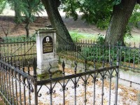 rodinný hrob Ostrolúckovcov