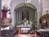 kazateľnica a hlavný oltár