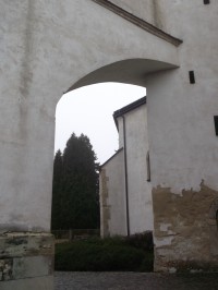 oporný múr veže