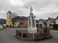 kostol, Strážov a pomník