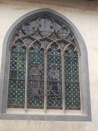 jedno z gotických okien